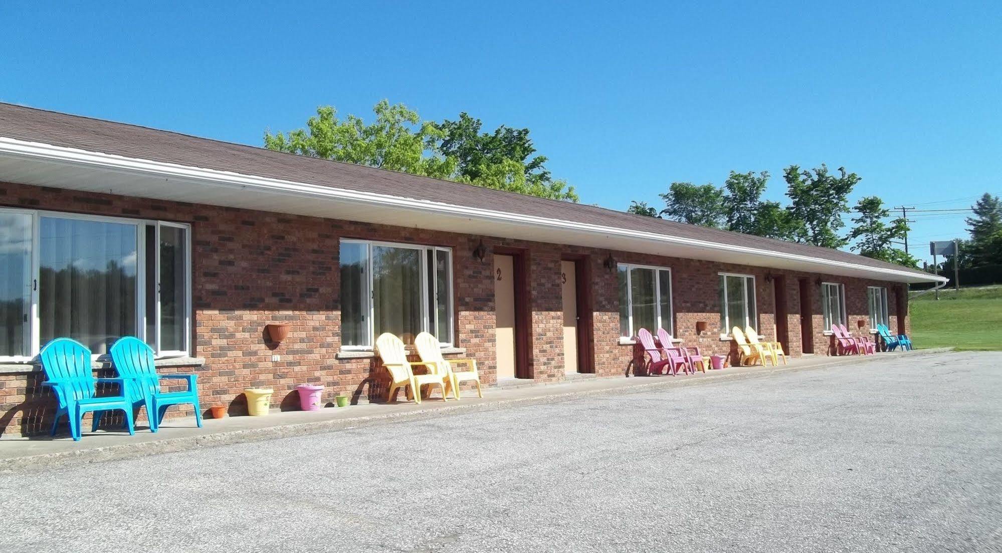 Wayside Motel Manitoulin Manitowaning Bagian luar foto