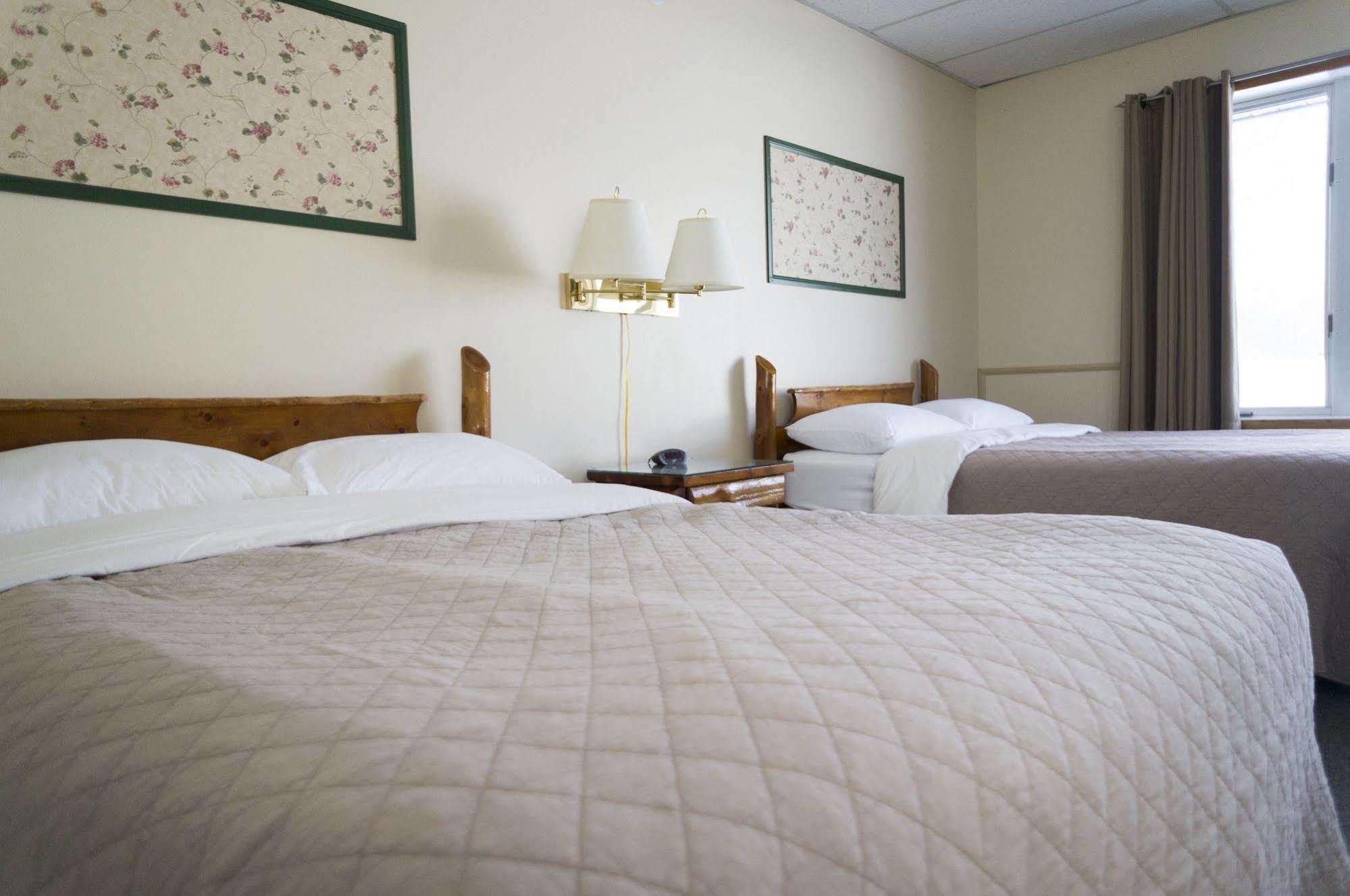 Wayside Motel Manitoulin Manitowaning Bagian luar foto