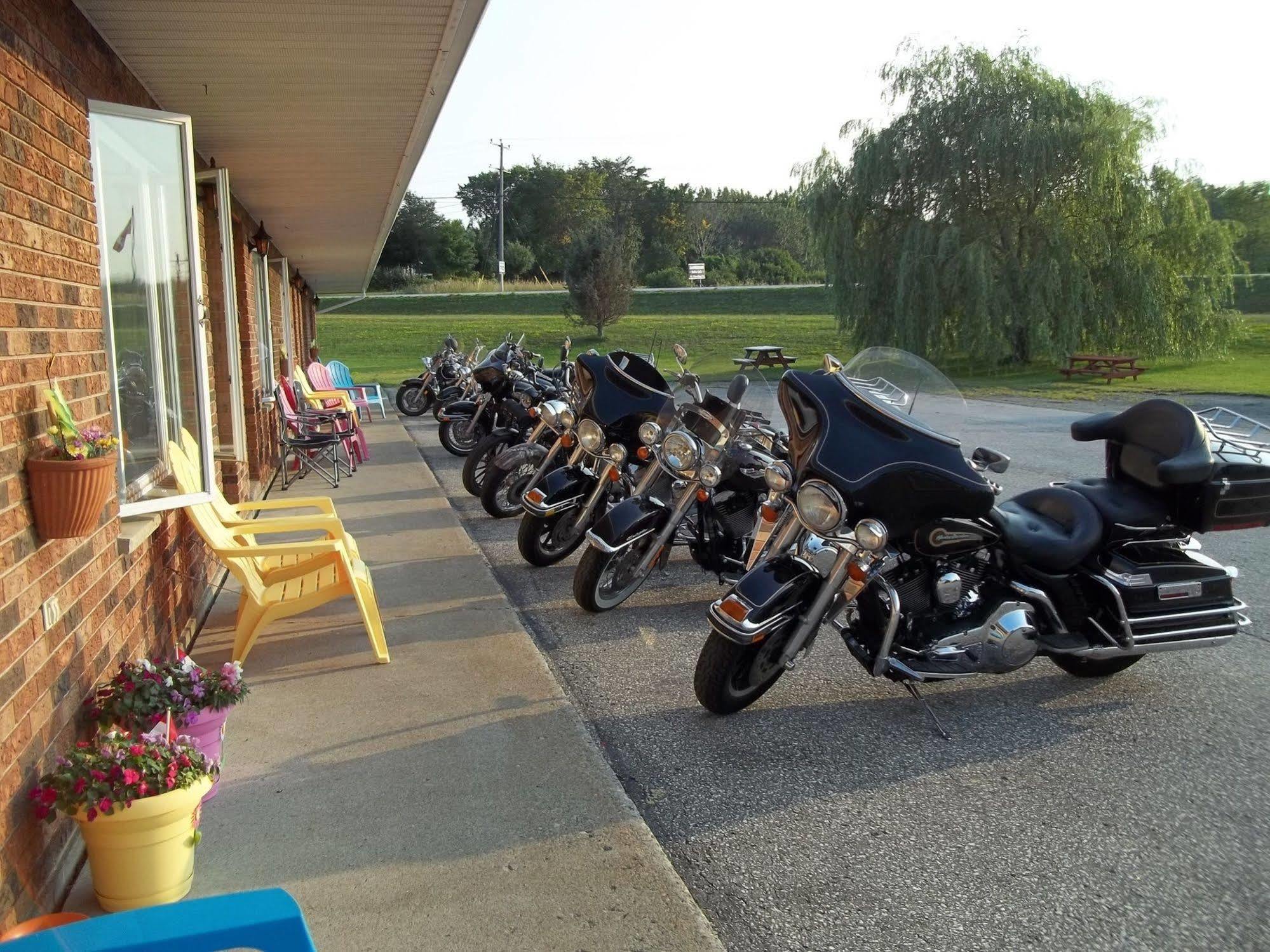 Wayside Motel Manitoulin Manitowaning Bagian luar foto