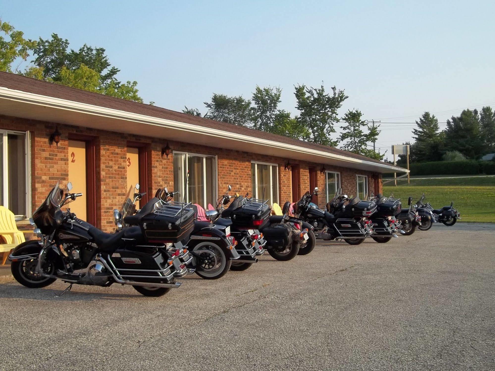 Wayside Motel Manitoulin Manitowaning Bagian luar foto